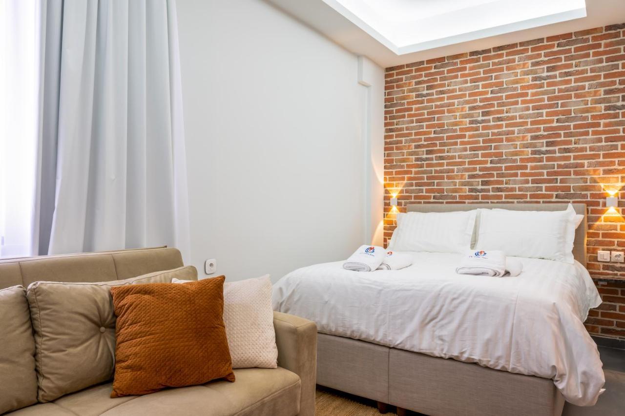 Chic Centre Suites Атина Екстериор снимка