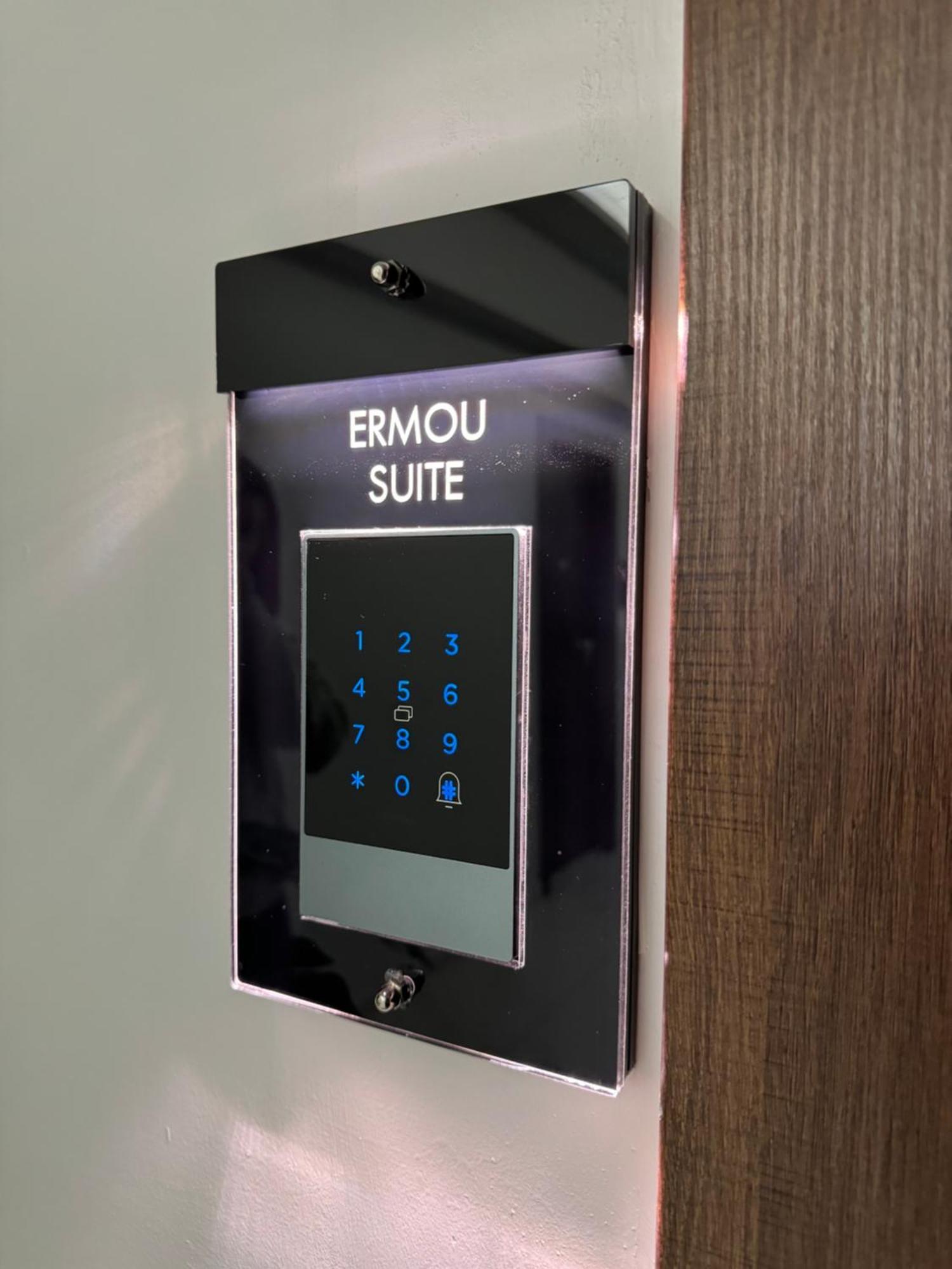 Chic Centre Suites Атина Екстериор снимка