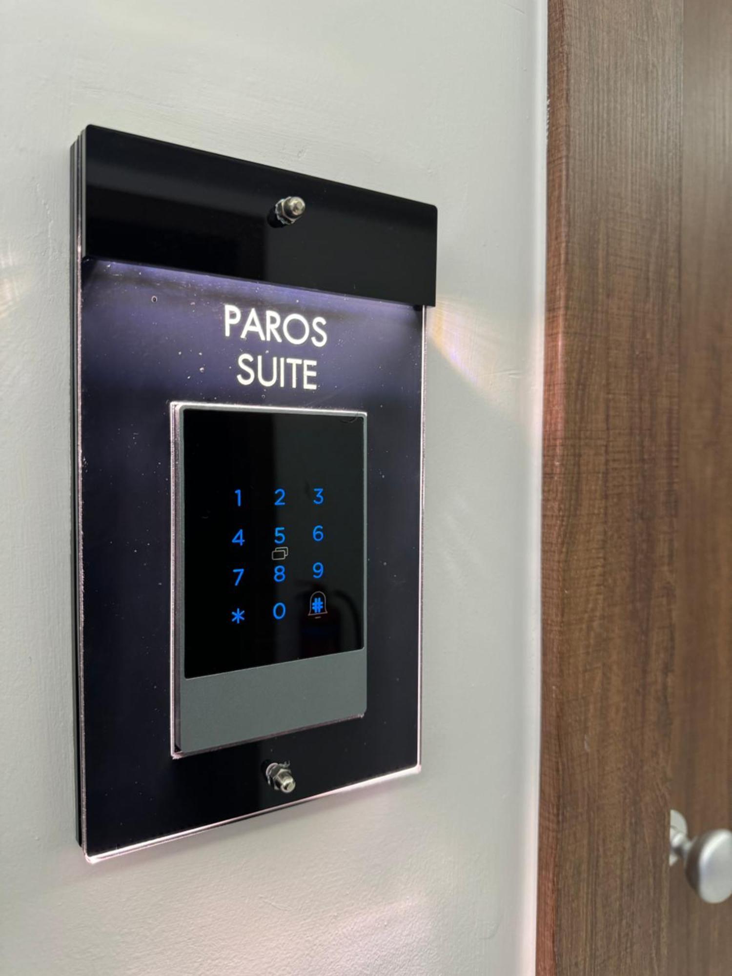 Chic Centre Suites Атина Екстериор снимка