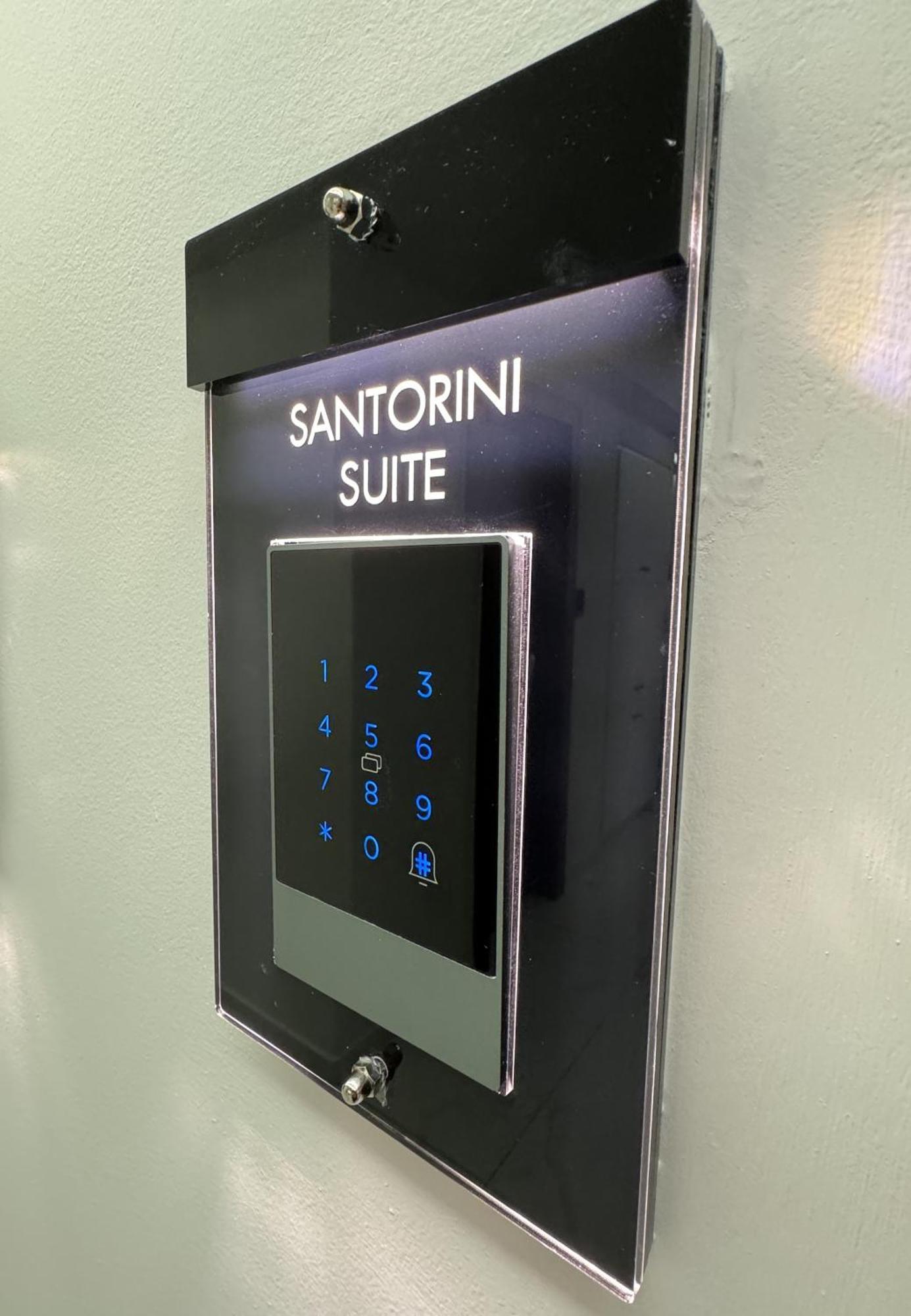 Chic Centre Suites Атина Екстериор снимка