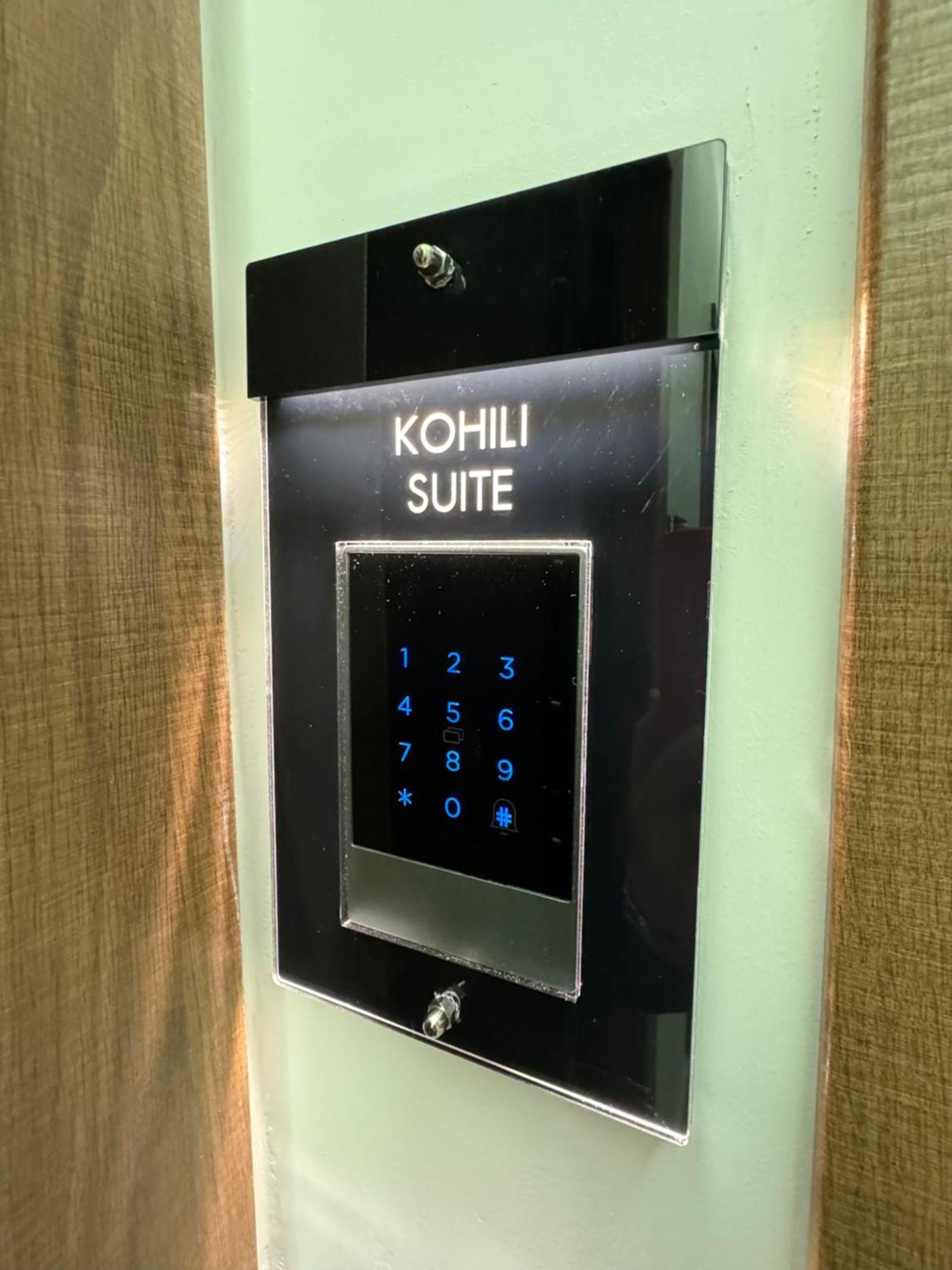 Chic Centre Suites Атина Екстериор снимка