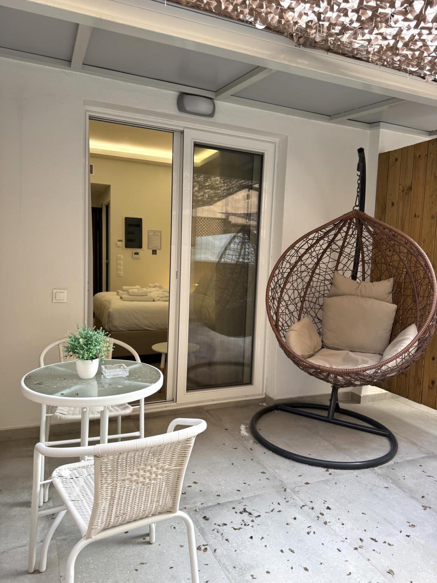 Chic Centre Suites Атина Екстериор снимка